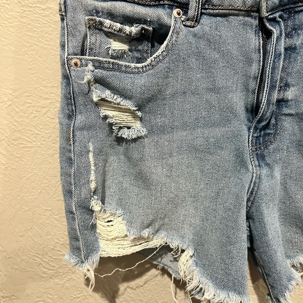 Happily Grey Cotton Blend Casual Blue Distressed Jean Shorts Size 9/29 Like New - Picture 2 of 4